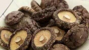 香菇價(jià)格行情為何波動(dòng)大？菇農(nóng)和批發(fā)商都值得了解