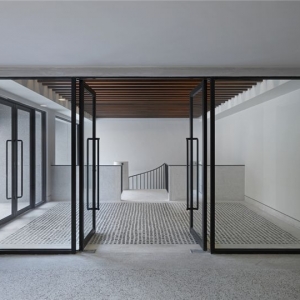 店面玻璃門價格多少錢？安裝什么樣的比較好